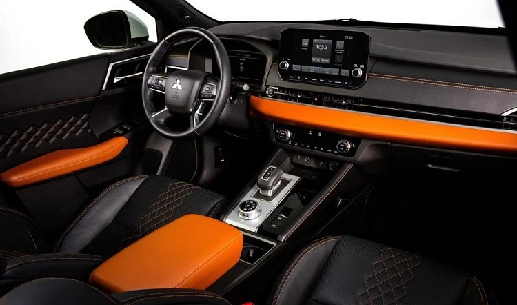 Салон Mitsubishi Outlander красный аренда Тбилиси Грузия