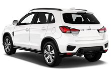 Mitsubishi ASX უკანა ხედი ქირაობა თბილისში საქართველო