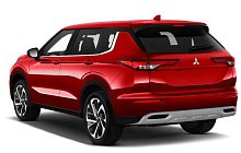 Mitsubishi Outlander красный вид сзади аренда Тбилиси Грузия