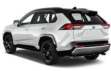 Toyota RAV4 Hybrid вид сзади аренда Тбилиси Грузия